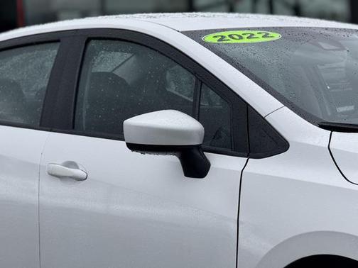 2022 Nissan Versa 1.6 SV