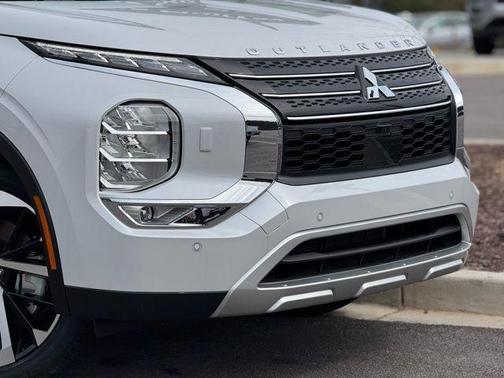 2025 Mitsubishi Outlander PHEV SE S-AWC