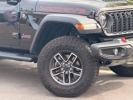 Black Clearcoat 2024 Jeep Gladiator Mojave