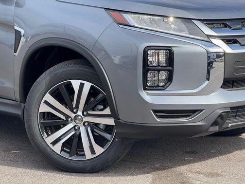 Mercury Gray Metallic 2026 Mitsubishi Outlander Sport SE