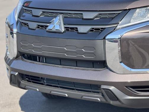 2025 Mitsubishi Outlander Sport 2.0 LE