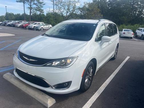 2020 Chrysler Pacifica Touring-L Plus