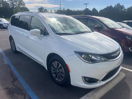 2020 Chrysler Pacifica Touring-L Plus