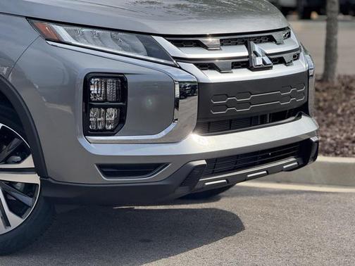 2025 Mitsubishi Outlander Sport SE