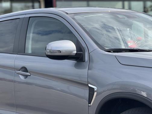 2025 Mitsubishi Outlander Sport SE