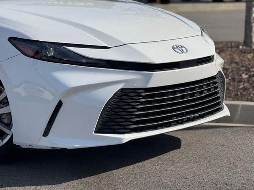 Ice Cap 2025 Toyota Camry LE