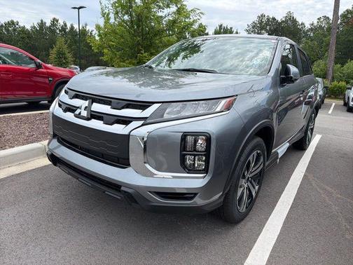 Mercury Gray Metallic 2026 Mitsubishi Outlander Sport SE