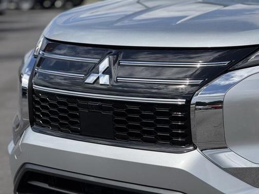 2025 Mitsubishi Outlander ES 2.5 2WD