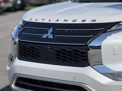 2023 Mitsubishi Outlander PHEV SE S-AWC