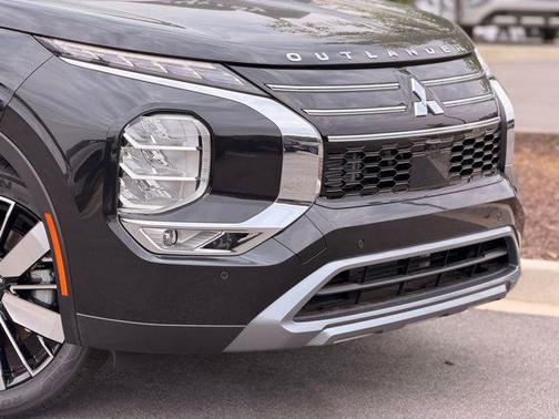 Black Diamond 2026 Mitsubishi Outlander SE