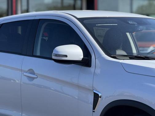 2025 Mitsubishi Outlander Sport SE