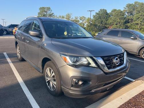 2018 Nissan Pathfinder SV