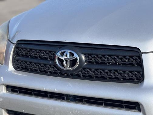 2007 Toyota RAV4 Sport