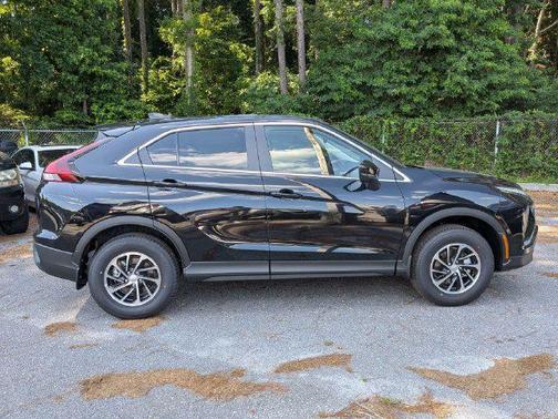 Labrador Black Pearl 2026 Mitsubishi Eclipse Cross ES