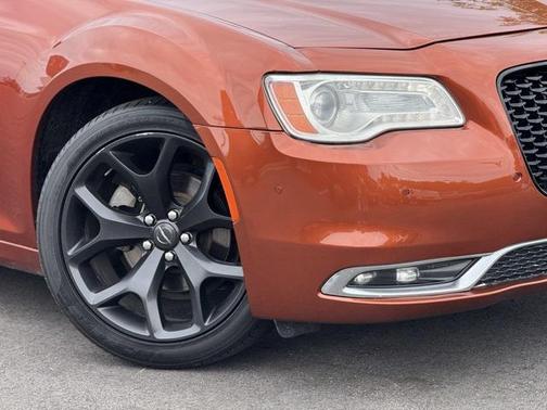 2021 Chrysler 300 Touring