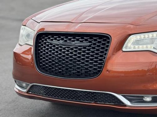 2021 Chrysler 300 Touring