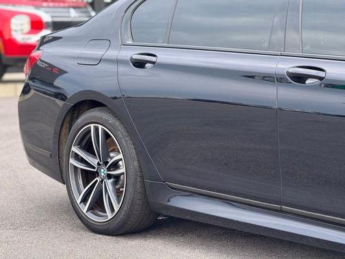 2021 BMW 750 i xDrive