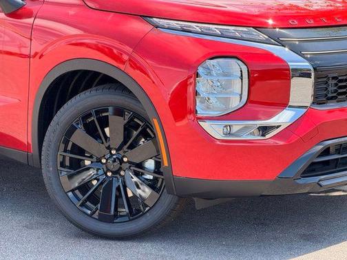 Red Diamond 2026 Mitsubishi Outlander LE