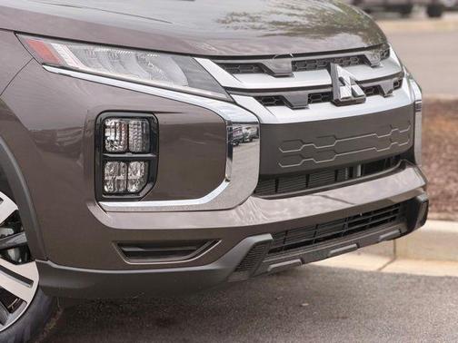 Oak Brown Metallic 2026 Mitsubishi Outlander Sport SE
