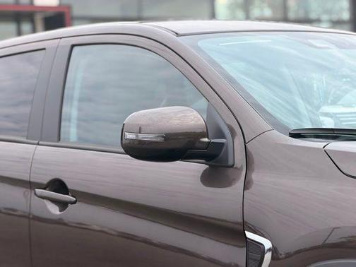 Oak Brown Metallic 2026 Mitsubishi Outlander Sport SE