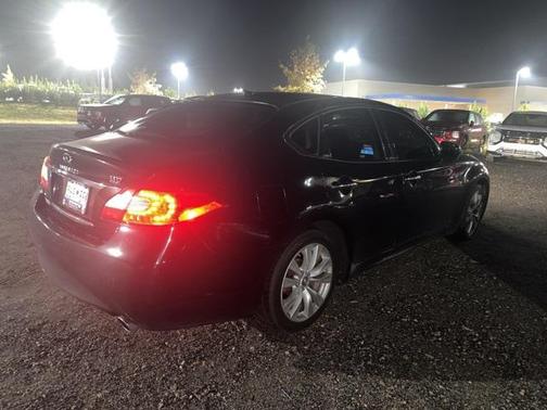 2011 INFINITI M37 Base