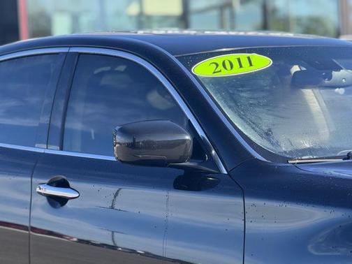 2011 INFINITI M37 Base