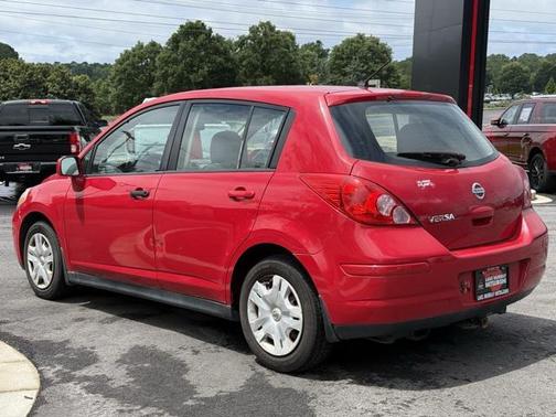 2011 Nissan Versa 1.8 S
