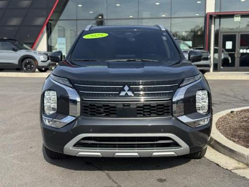 2025 Mitsubishi Outlander PHEV 