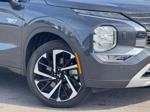 2025 Mitsubishi Outlander PHEV 