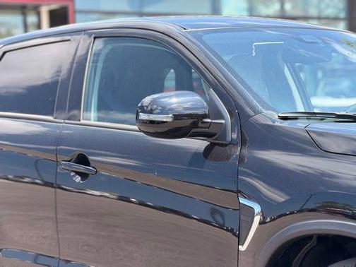 Labrador Black Pearl 2026 Mitsubishi Outlander Sport SE