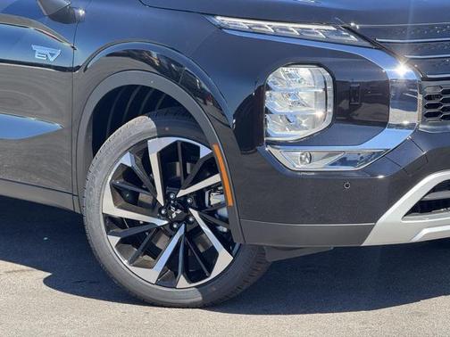 2025 Mitsubishi Outlander PHEV SE S-AWC