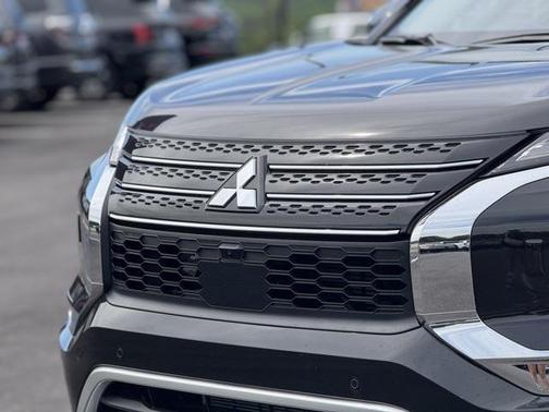 2025 Mitsubishi Outlander PHEV SEL