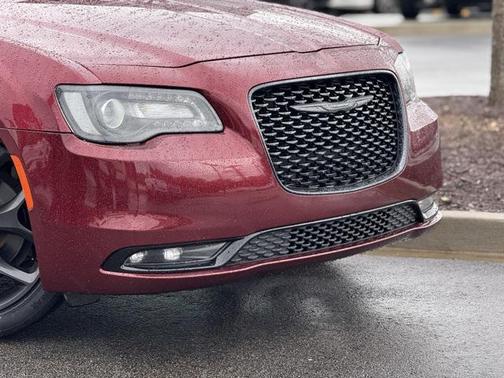 2021 Chrysler 300 Touring