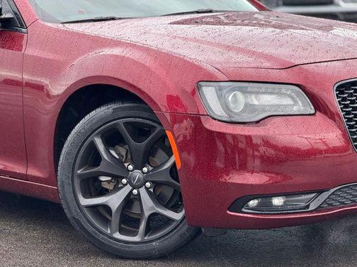 2021 Chrysler 300 Touring