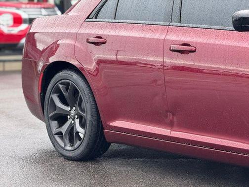 2021 Chrysler 300 Touring