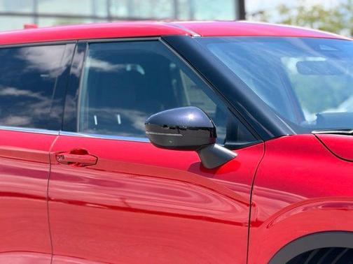Red Diamond 2026 Mitsubishi Outlander LE