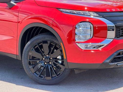Red Diamond 2026 Mitsubishi Outlander LE