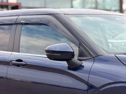 White 2024 Mitsubishi Outlander