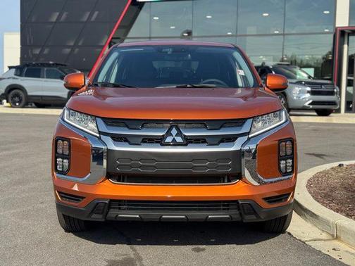 Sunshine Orange Metallic 2026 Mitsubishi Outlander Sport SE