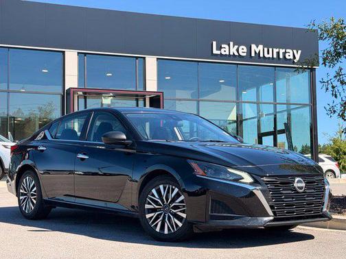 Super Black 2025 Nissan Altima 2.5 SV