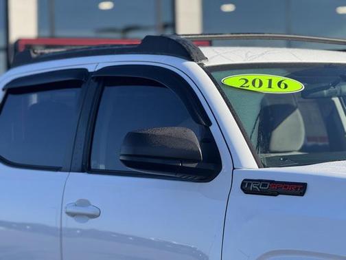 2016 Toyota Tacoma SR