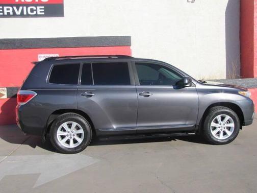 2012 Toyota Highlander SE