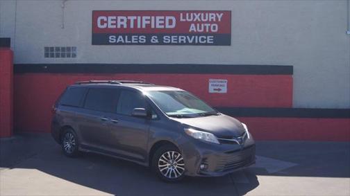 2018 Toyota Sienna XLE