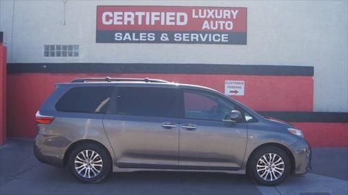 2018 Toyota Sienna XLE