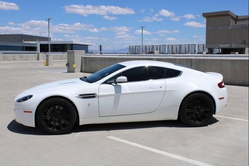 Stratus White 2008 Aston Martin V8 Vantage Base