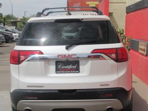 White 2017 GMC Acadia SLT-2