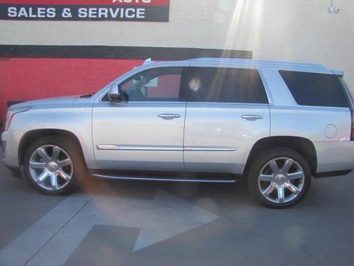 Radiant Silver Metallic 2018 Cadillac Escalade Luxury