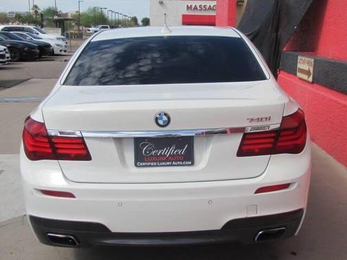 2015 BMW 740 740i 4dr Sedan