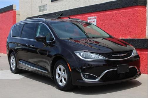 2017 Chrysler Pacifica Touring-L Plus