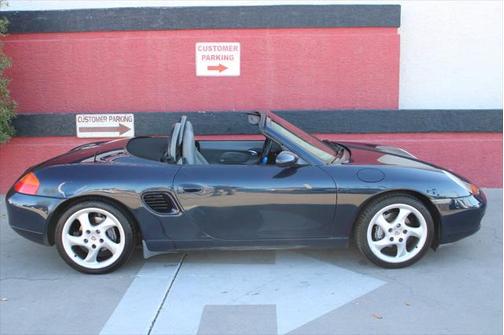 2000 Porsche Boxster Base 2dr Convertible